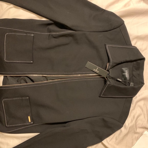 Tahari size 6 black jacket with front pockets - Picture 3 of 6